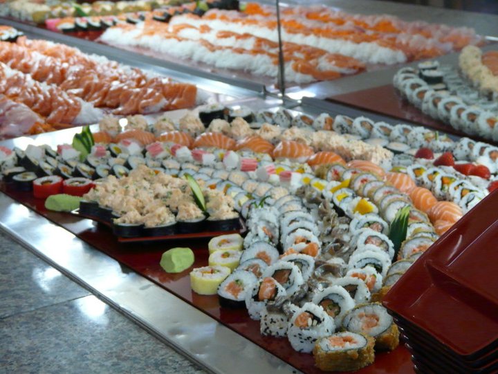 Sushi At Home convida a reunir sushi e amigos para a passagem de ano